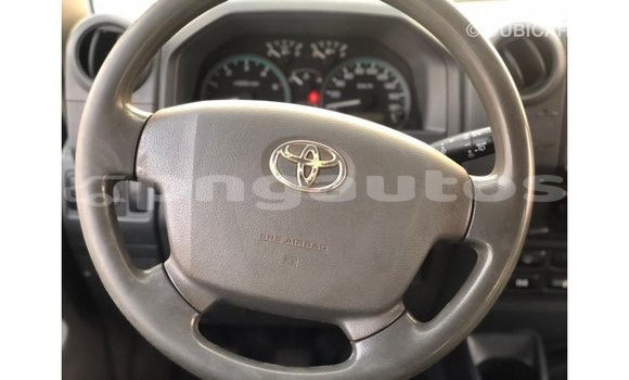 Buy Import Toyota Land Cruiser White Car in Import - Dubai in Enga Buy Import Toyota Land Cruiser White Car in Import - Dubai in Enga