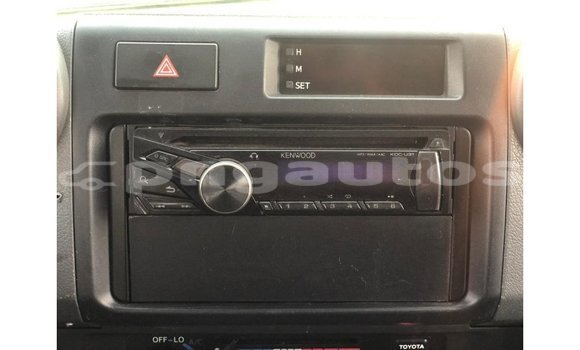 Buy Import Toyota Land Cruiser White Car in Import - Dubai in Enga Buy Import Toyota Land Cruiser White Car in Import - Dubai in Enga