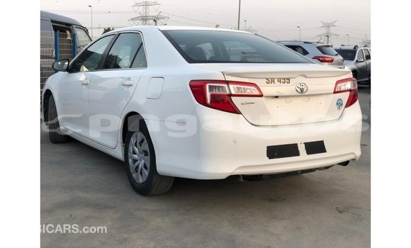 Buy Import Toyota Camry White Car in Import - Dubai in Enga Buy Import Toyota Camry White Car in Import - Dubai in Enga