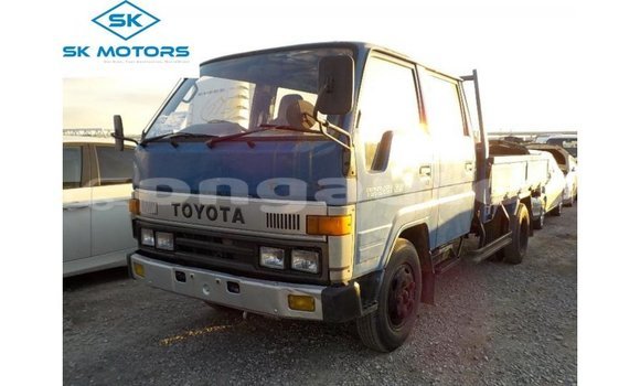 Buy Import Toyota Dyna Blue Car in Import - Dubai in Enga