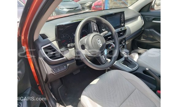 Buy Import Kia Carens Other Car in Import - Dubai in Enga Buy Import Kia Carens Other Car in Import - Dubai in Enga