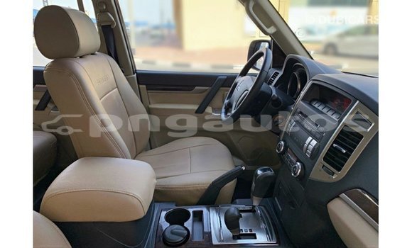 Buy Import Mitsubishi Pajero White Car in Import - Dubai in Enga Buy Import Mitsubishi Pajero White Car in Import - Dubai in Enga