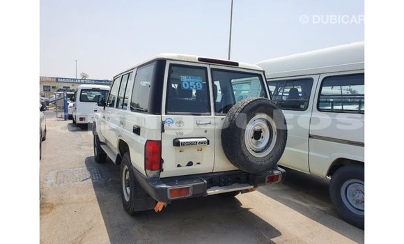 Buy Import Toyota Land Cruiser White Car in Import - Dubai in Enga Buy Import Toyota Land Cruiser White Car in Import - Dubai in Enga