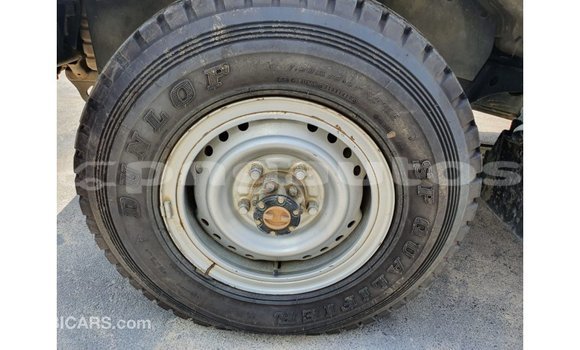 Buy Import Toyota Land Cruiser White Car in Import - Dubai in Enga Buy Import Toyota Land Cruiser White Car in Import - Dubai in Enga