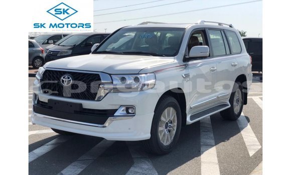 Buy Import Toyota Land Cruiser White Car in Import - Dubai in Enga Buy Import Toyota Land Cruiser White Car in Import - Dubai in Enga