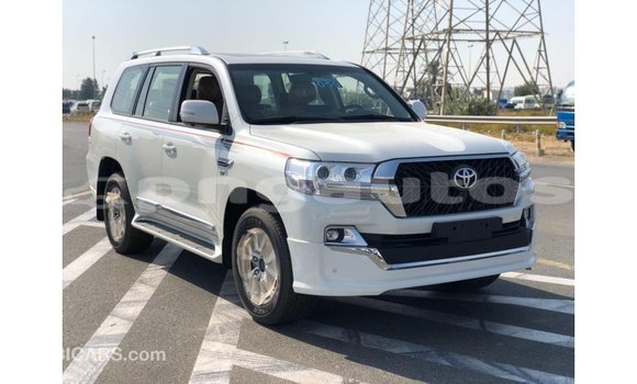 Buy Import Toyota Land Cruiser White Car in Import - Dubai in Enga Buy Import Toyota Land Cruiser White Car in Import - Dubai in Enga