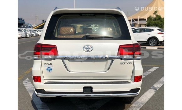 Buy Import Toyota Land Cruiser White Car in Import - Dubai in Enga Buy Import Toyota Land Cruiser White Car in Import - Dubai in Enga