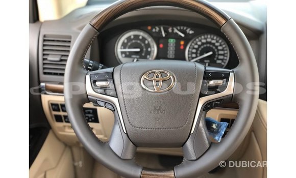 Buy Import Toyota Land Cruiser White Car in Import - Dubai in Enga Buy Import Toyota Land Cruiser White Car in Import - Dubai in Enga