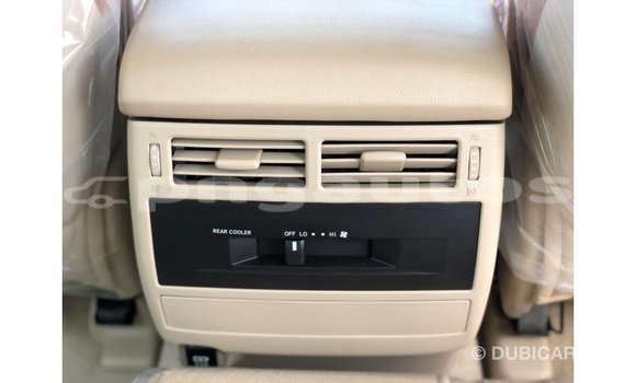 Buy Import Toyota Land Cruiser White Car in Import - Dubai in Enga Buy Import Toyota Land Cruiser White Car in Import - Dubai in Enga