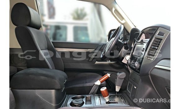 Buy Import Mitsubishi Pajero White Car in Import - Dubai in Enga Buy Import Mitsubishi Pajero White Car in Import - Dubai in Enga