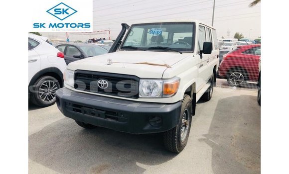 Buy Import Toyota Land Cruiser White Car in Import - Dubai in Enga Buy Import Toyota Land Cruiser White Car in Import - Dubai in Enga