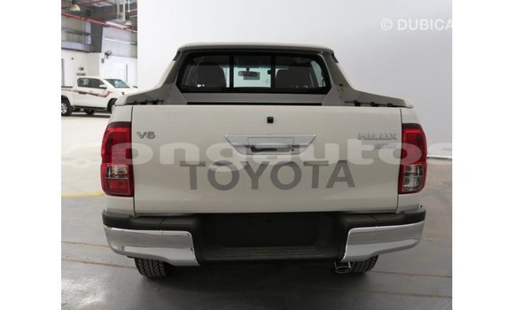 Buy Import Toyota Hilux White Car in Import - Dubai in Enga Buy Import Toyota Hilux White Car in Import - Dubai in Enga