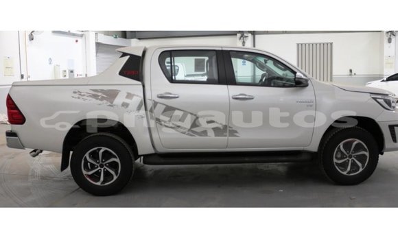 Buy Import Toyota Hilux White Car in Import - Dubai in Enga Buy Import Toyota Hilux White Car in Import - Dubai in Enga