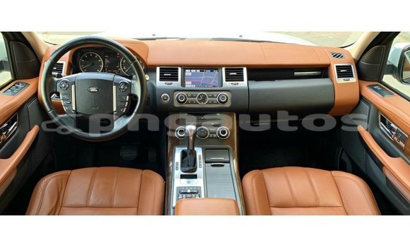 Buy Import Land Rover Range Rover White Car in Import - Dubai in Enga Buy Import Land Rover Range Rover White Car in Import - Dubai in Enga