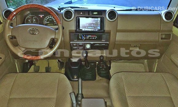 Buy Import Toyota Land Cruiser Beige Car in Import - Dubai in Enga Buy Import Toyota Land Cruiser Beige Car in Import - Dubai in Enga