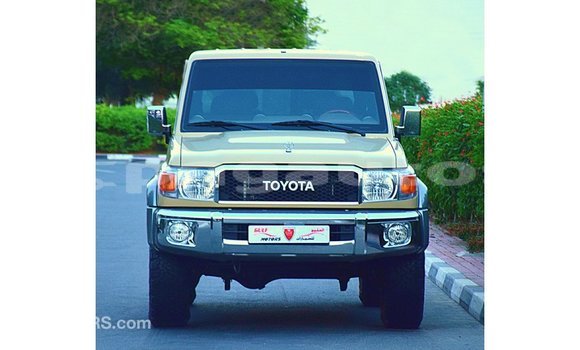 Buy Import Toyota Land Cruiser Beige Car in Import - Dubai in Enga Buy Import Toyota Land Cruiser Beige Car in Import - Dubai in Enga