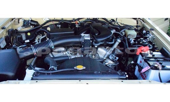 Buy Import Toyota Land Cruiser Beige Car in Import - Dubai in Enga Buy Import Toyota Land Cruiser Beige Car in Import - Dubai in Enga