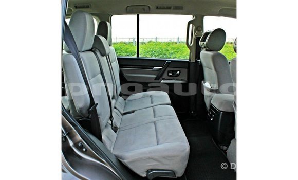 Buy Import Mitsubishi Pajero Brown Car in Import - Dubai in Enga Buy Import Mitsubishi Pajero Brown Car in Import - Dubai in Enga