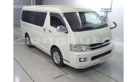 Buy Import Toyota Regius White Car in Import - Dubai in Enga Buy Import Toyota Regius White Car in Import - Dubai in Enga