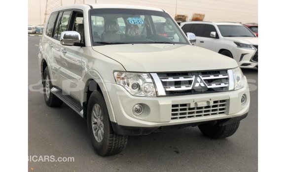 Buy Import Mitsubishi Pajero White Car in Import - Dubai in Enga Buy Import Mitsubishi Pajero White Car in Import - Dubai in Enga