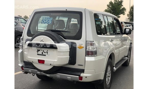 Buy Import Mitsubishi Pajero White Car in Import - Dubai in Enga Buy Import Mitsubishi Pajero White Car in Import - Dubai in Enga