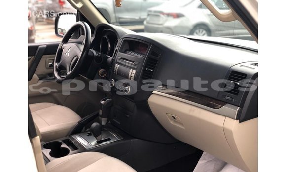 Buy Import Mitsubishi Pajero White Car in Import - Dubai in Enga Buy Import Mitsubishi Pajero White Car in Import - Dubai in Enga