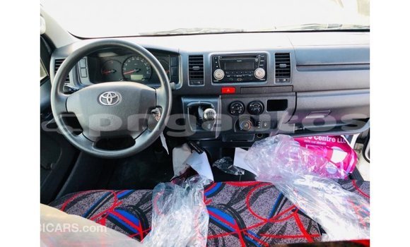 Buy Import Toyota Hiace White Car in Import - Dubai in Enga Buy Import Toyota Hiace White Car in Import - Dubai in Enga