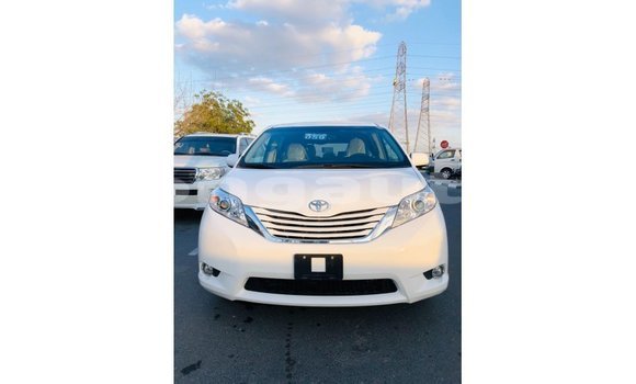 Buy Import Toyota Sienna White Car in Import - Dubai in Enga Buy Import Toyota Sienna White Car in Import - Dubai in Enga