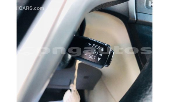 Buy Import Toyota Sienna White Car in Import - Dubai in Enga Buy Import Toyota Sienna White Car in Import - Dubai in Enga