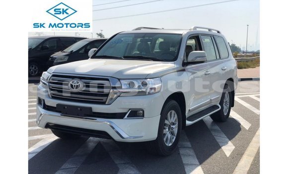 Buy Import Toyota Land Cruiser White Car in Import - Dubai in Enga Buy Import Toyota Land Cruiser White Car in Import - Dubai in Enga