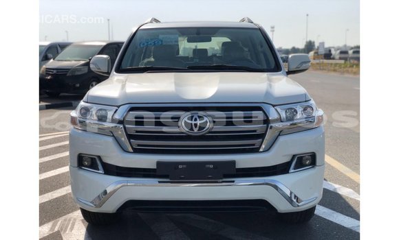Buy Import Toyota Land Cruiser White Car in Import - Dubai in Enga Buy Import Toyota Land Cruiser White Car in Import - Dubai in Enga