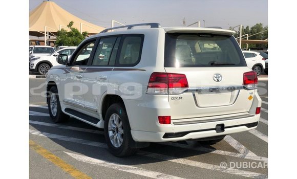 Buy Import Toyota Land Cruiser White Car in Import - Dubai in Enga Buy Import Toyota Land Cruiser White Car in Import - Dubai in Enga