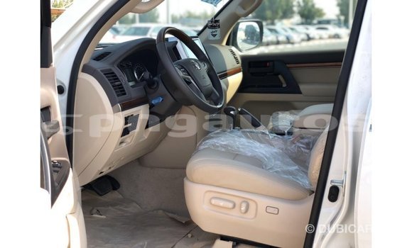 Buy Import Toyota Land Cruiser White Car in Import - Dubai in Enga Buy Import Toyota Land Cruiser White Car in Import - Dubai in Enga