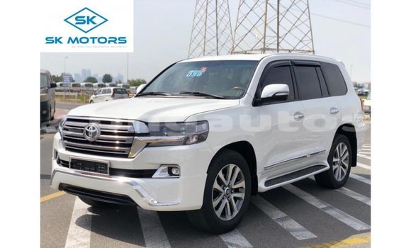 Buy Import Toyota Land Cruiser White Car in Import - Dubai in Enga Buy Import Toyota Land Cruiser White Car in Import - Dubai in Enga