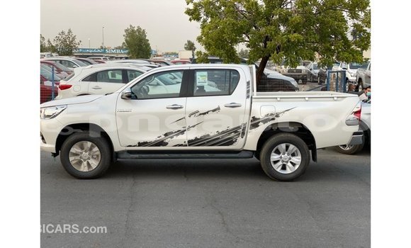 Buy Import Toyota Hilux White Car in Import - Dubai in Enga Buy Import Toyota Hilux White Car in Import - Dubai in Enga