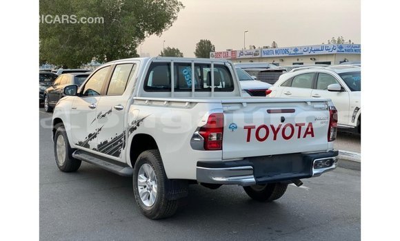 Buy Import Toyota Hilux White Car in Import - Dubai in Enga Buy Import Toyota Hilux White Car in Import - Dubai in Enga