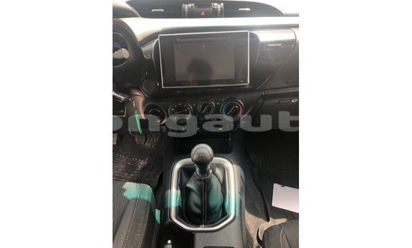 Buy Import Toyota Hilux White Car in Import - Dubai in Enga Buy Import Toyota Hilux White Car in Import - Dubai in Enga