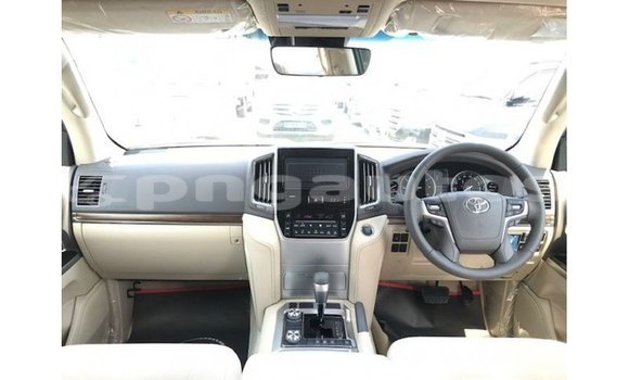 Buy Import Toyota Land Cruiser White Car in Import - Dubai in Enga Buy Import Toyota Land Cruiser White Car in Import - Dubai in Enga