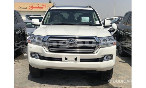 Buy Import Toyota Land Cruiser White Car in Import - Dubai in Enga Buy Import Toyota Land Cruiser White Car in Import - Dubai in Enga