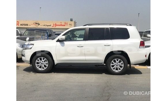 Buy Import Toyota Land Cruiser White Car in Import - Dubai in Enga Buy Import Toyota Land Cruiser White Car in Import - Dubai in Enga