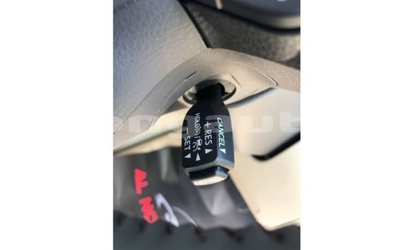 Buy Import Toyota Land Cruiser White Car in Import - Dubai in Enga Buy Import Toyota Land Cruiser White Car in Import - Dubai in Enga