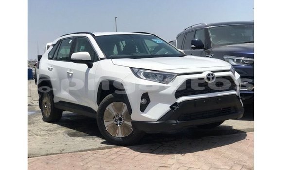 Buy Import Toyota 4Runner White Car in Import - Dubai in Enga