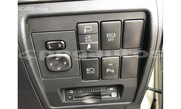 Buy Import Toyota Land Cruiser White Car in Import - Dubai in Enga Buy Import Toyota Land Cruiser White Car in Import - Dubai in Enga