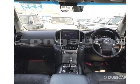 Buy Import Toyota Land Cruiser White Car in Import - Dubai in Enga Buy Import Toyota Land Cruiser White Car in Import - Dubai in Enga