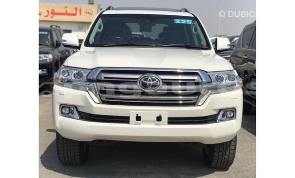 Buy Import Toyota Land Cruiser White Car in Import - Dubai in Enga Buy Import Toyota Land Cruiser White Car in Import - Dubai in Enga