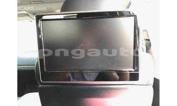 Buy Import Toyota Land Cruiser White Car in Import - Dubai in Enga Buy Import Toyota Land Cruiser White Car in Import - Dubai in Enga