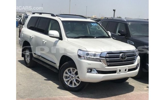 Buy Import Toyota Land Cruiser White Car in Import - Dubai in Enga Buy Import Toyota Land Cruiser White Car in Import - Dubai in Enga