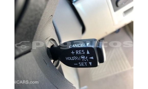 Buy Import Toyota Land Cruiser White Car in Import - Dubai in Enga Buy Import Toyota Land Cruiser White Car in Import - Dubai in Enga