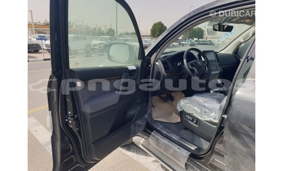 Buy Import Toyota Land Cruiser Black Car in Import - Dubai in Enga Buy Import Toyota Land Cruiser Black Car in Import - Dubai in Enga