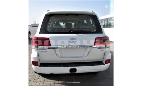 Buy Import Toyota Land Cruiser White Car in Import - Dubai in Enga Buy Import Toyota Land Cruiser White Car in Import - Dubai in Enga